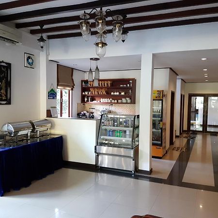 Av Hotel Vientiane Exterior photo