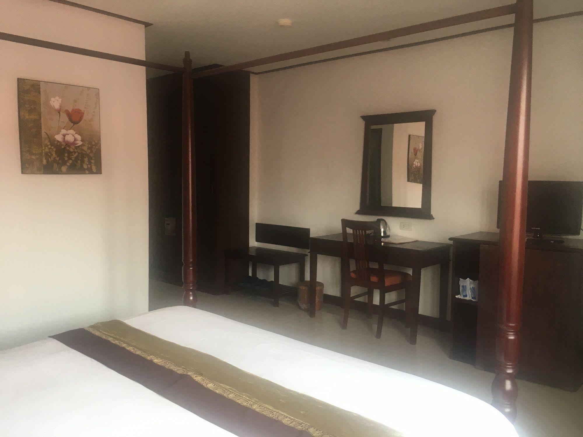 Av Hotel Vientiane Exterior photo