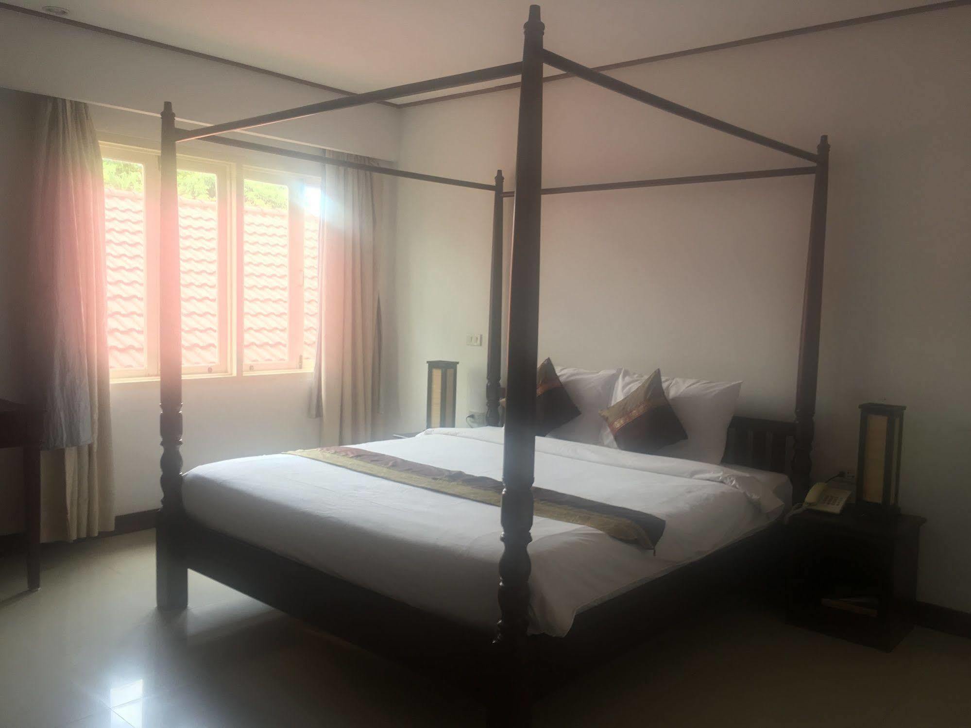 Av Hotel Vientiane Exterior photo