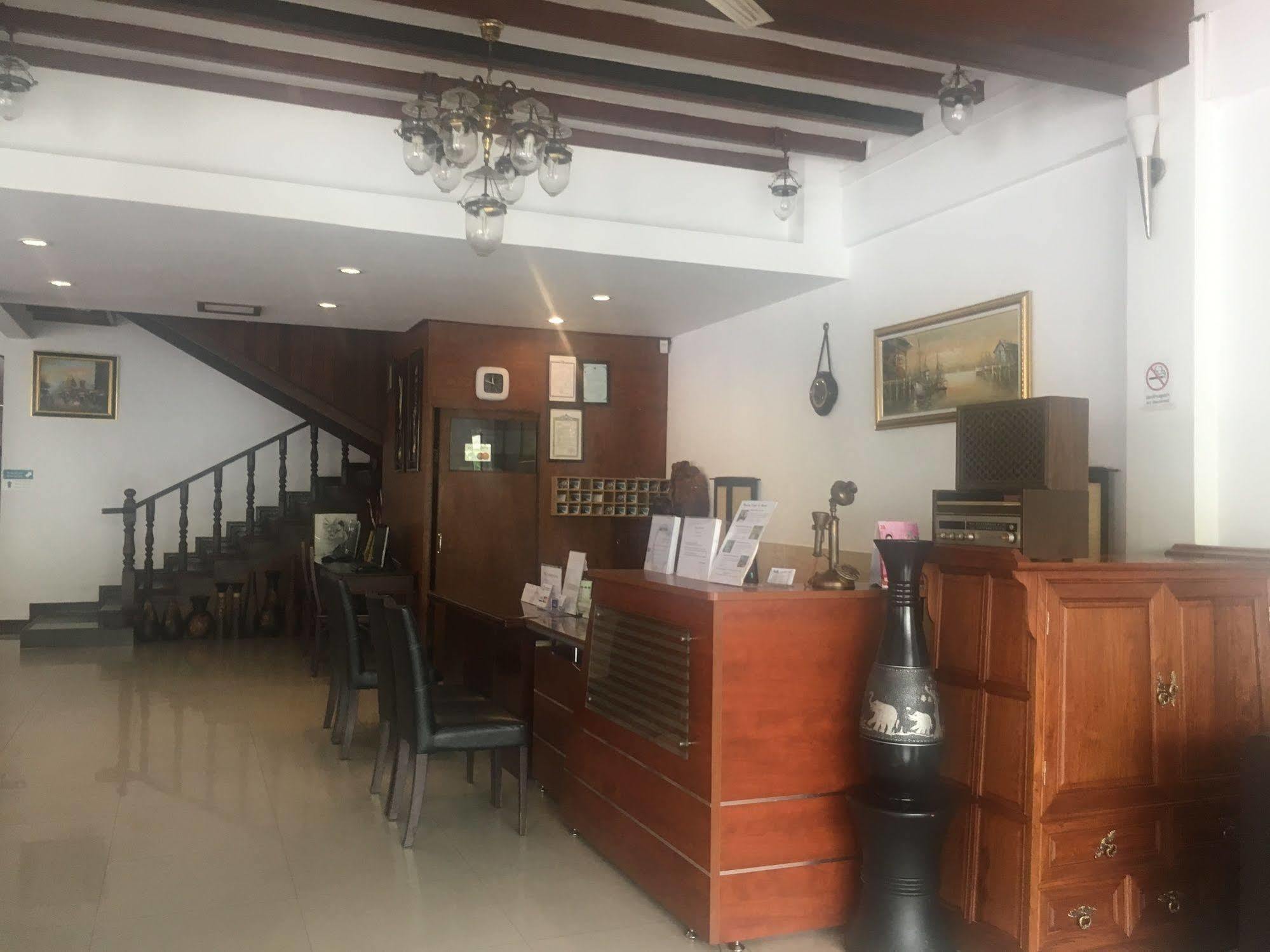 Av Hotel Vientiane Exterior photo