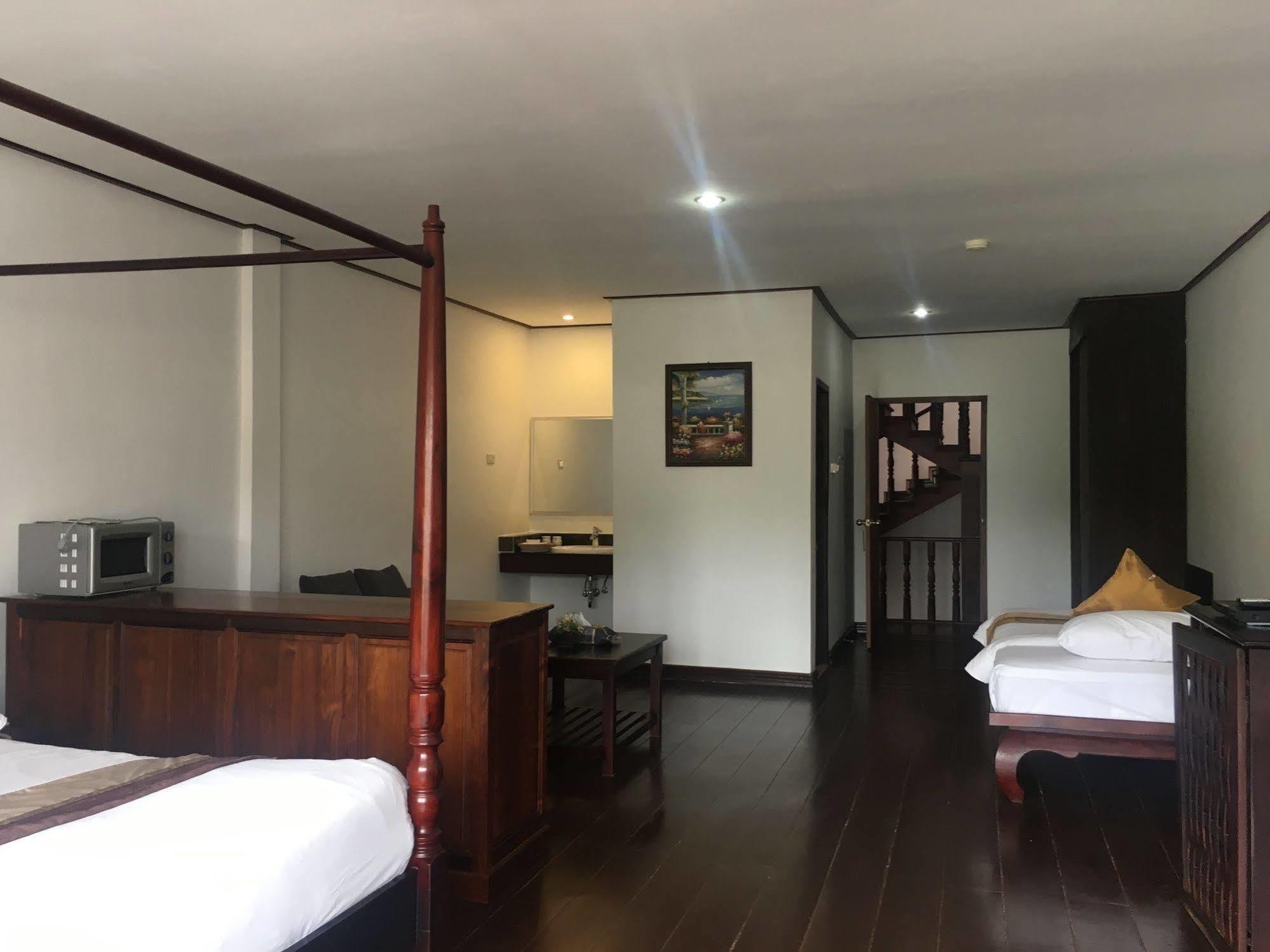 Av Hotel Vientiane Exterior photo