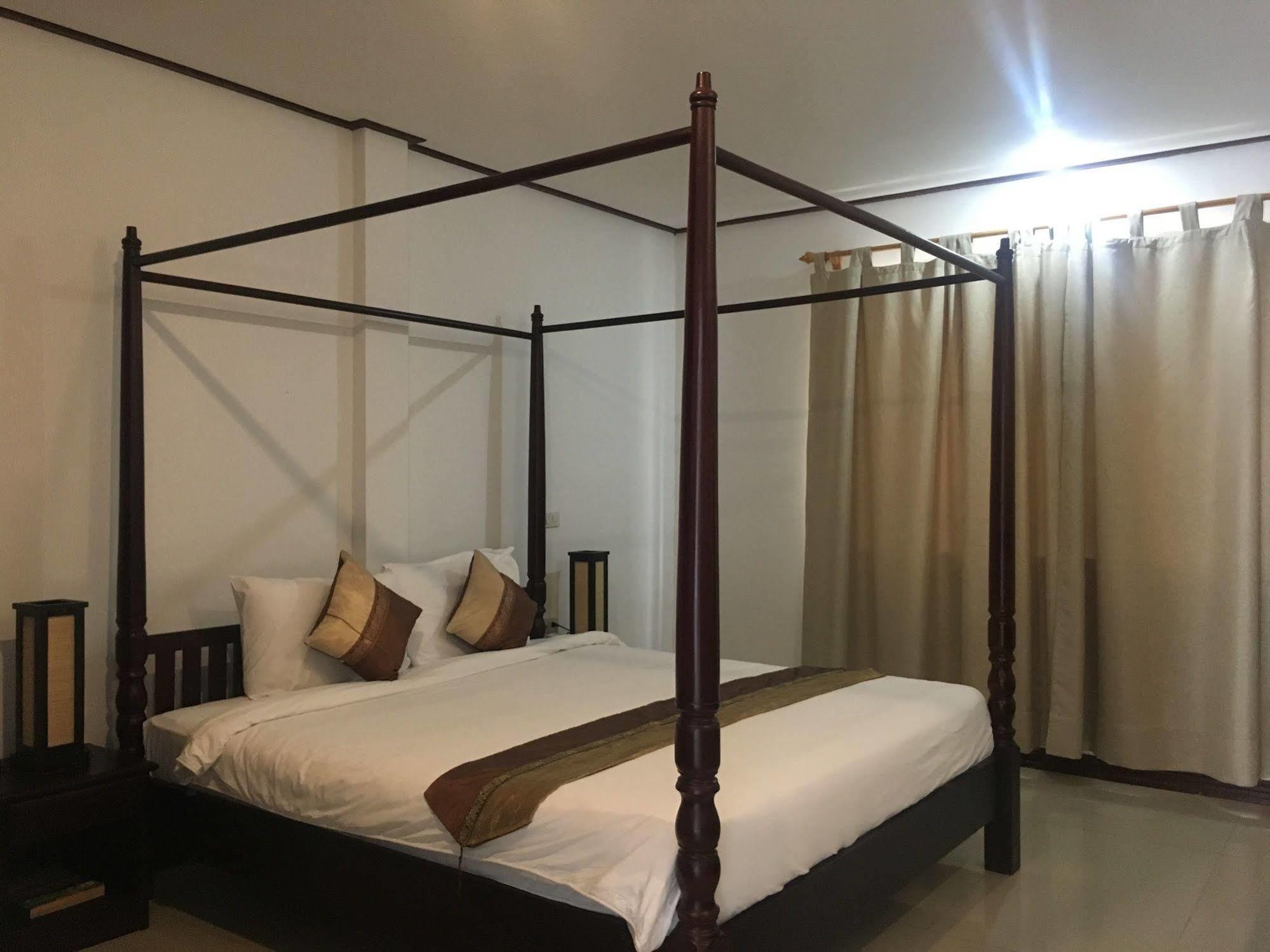 Av Hotel Vientiane Exterior photo