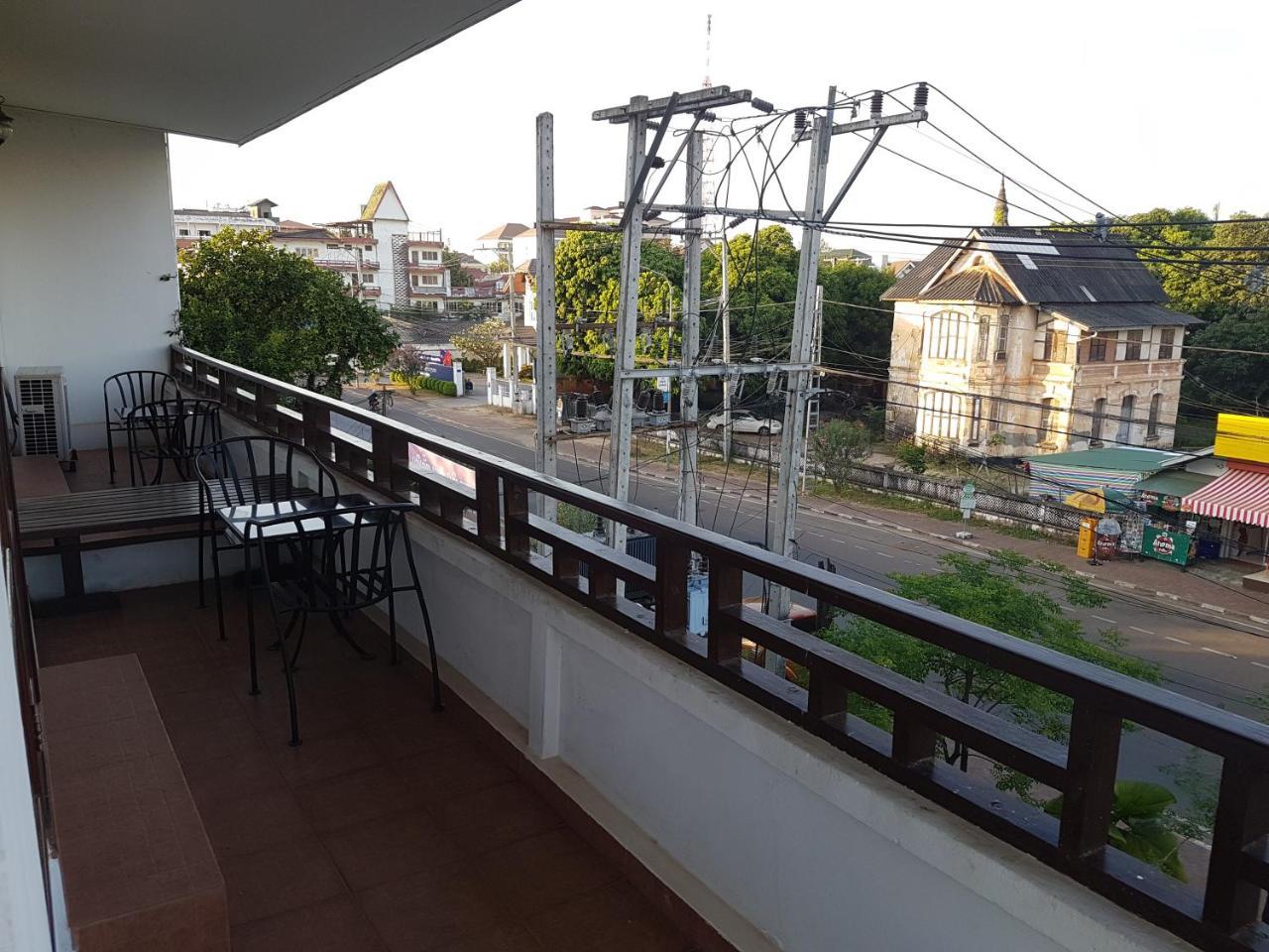 Av Hotel Vientiane Exterior photo