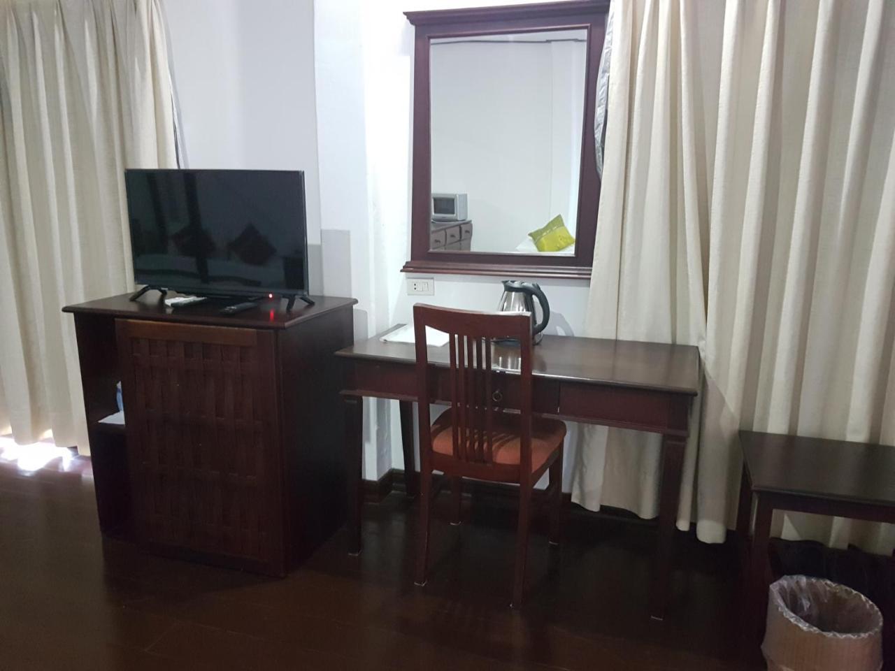Av Hotel Vientiane Room photo